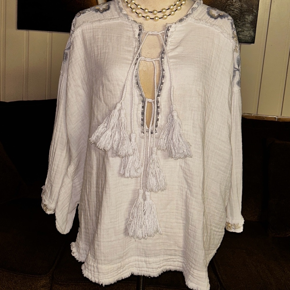 Johnny Was ~ Small ~ White W/Silver & Gray Floral Embroidery Triple Tassel Top - Picture 10 of 16
